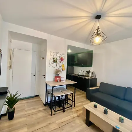 Apartmán Clos Pasteur Modern For 4 People