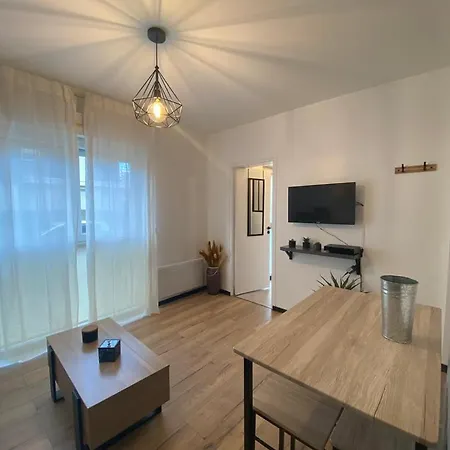 Clos Pasteur Modern For 4 People Apartmán *