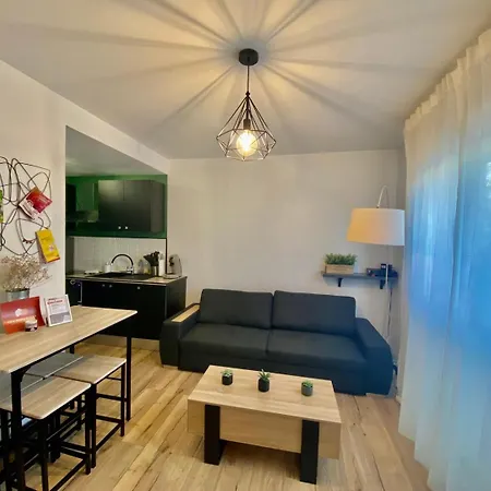 Apartmán Clos Pasteur Modern For 4 People