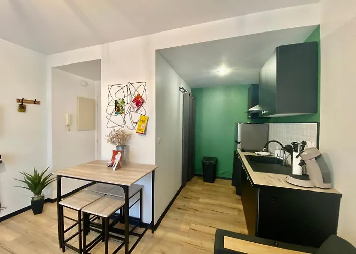 Clos Pasteur Modern For 4 People Poitiers